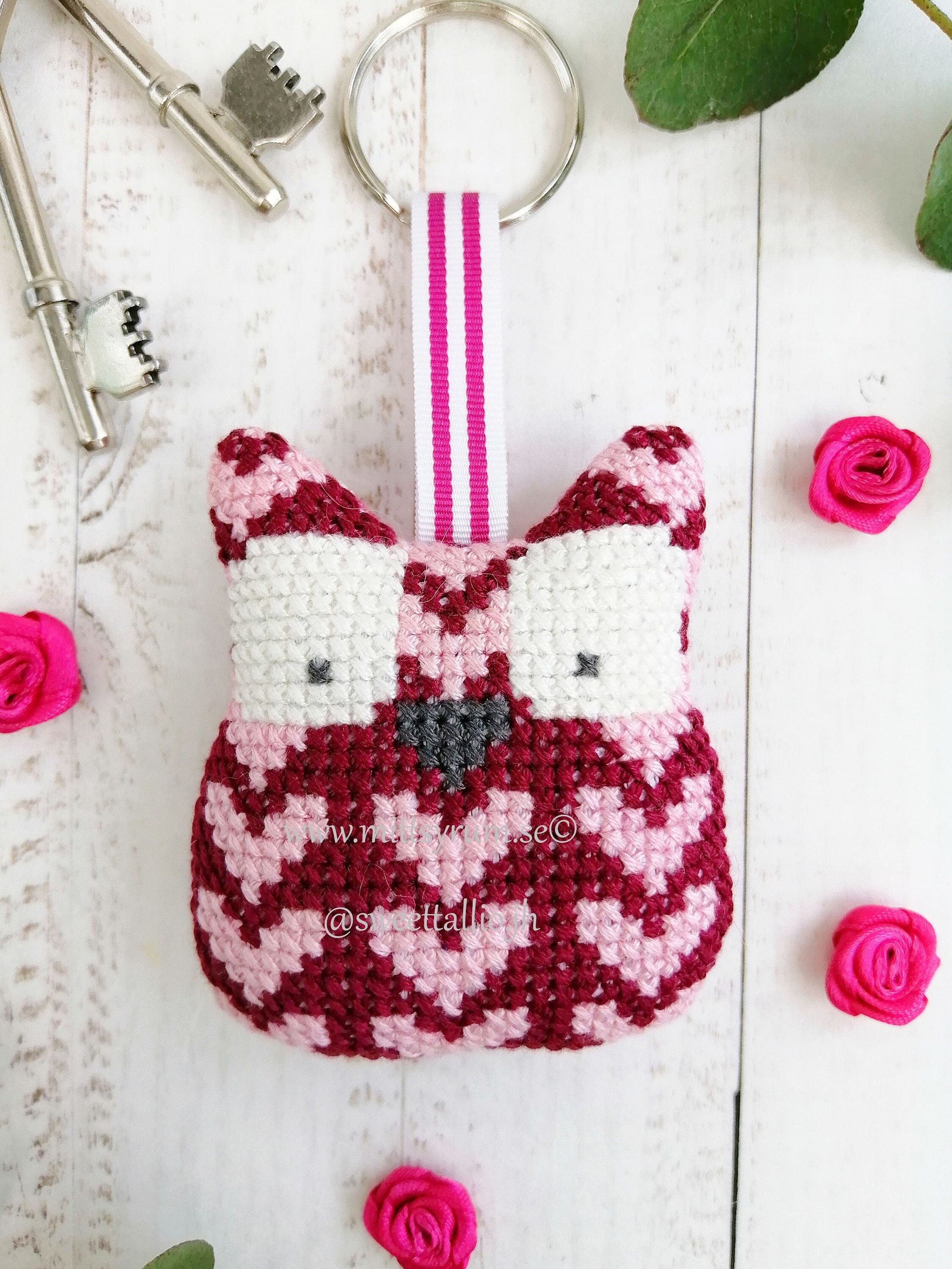 Handmade Crossstitch keychain owl heart Homedecor