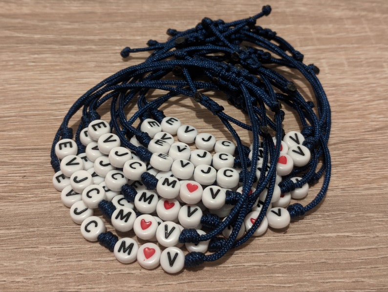 Bracelet minimaliste en cordon Macramé coloré et perles blanches écriture noire, Parfait pour EVJF ou Mariage image 3