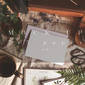 Karta A5 Mockup, Mockup wydruku, Mockup Cottagecore, Mockup przytulny, Mockup Dark Academia, Mockup czarownicy, Mockup paproci, Mockup karty, Plik PSD