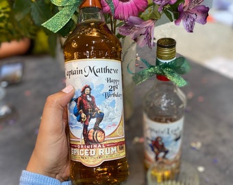 Personalisierte Captain Morgan Spiced Rum Flaschenetikett - NUR Etikett - Für 700 ml / 1 Liter Flaschen - Beliebiger Name, kurze Nachricht, Datum