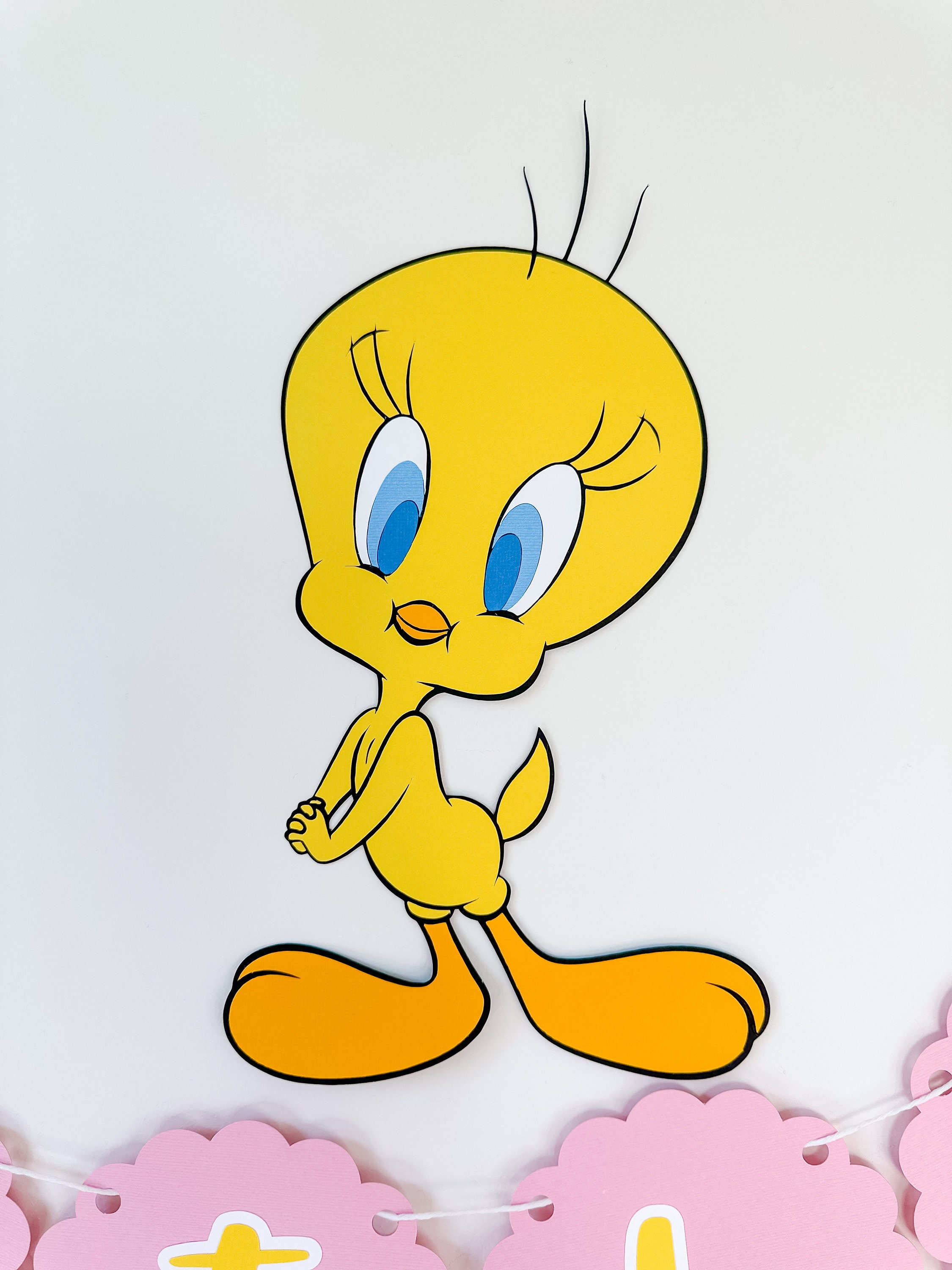 Différentes Couleurs De Bougies Avec Autocollant De Dessin Animé Léger
