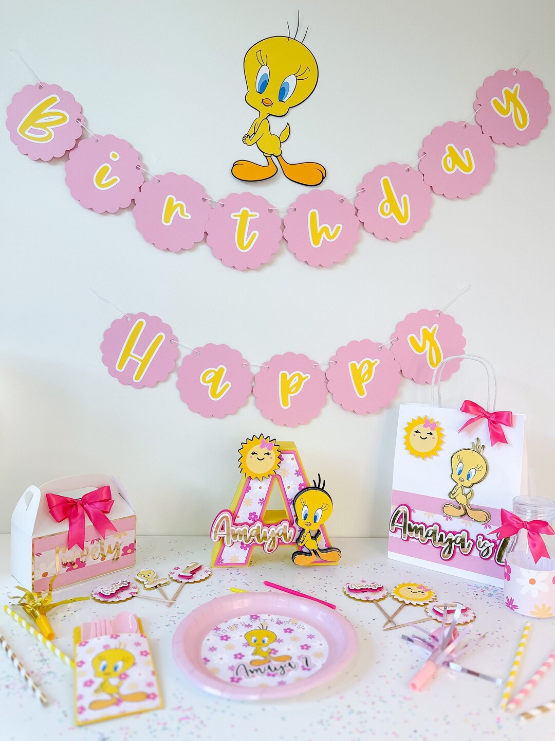 Lot De Fête D'anniversaire Tweety (Looney Tunes) – Bougies, Serviettes, Chapeaux, Invitations – Hallmark