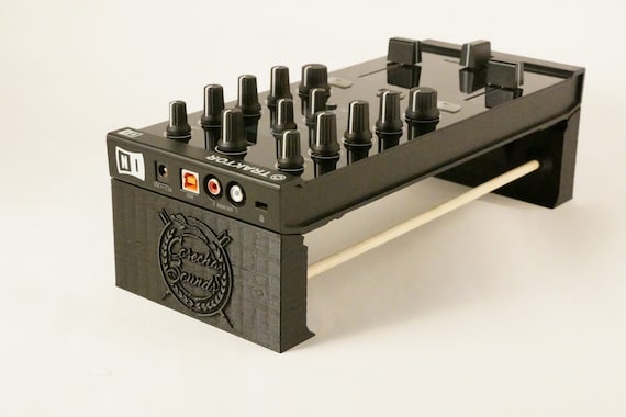 Native X1 Z1 F1 Stand Traktor Kontrol synth stand