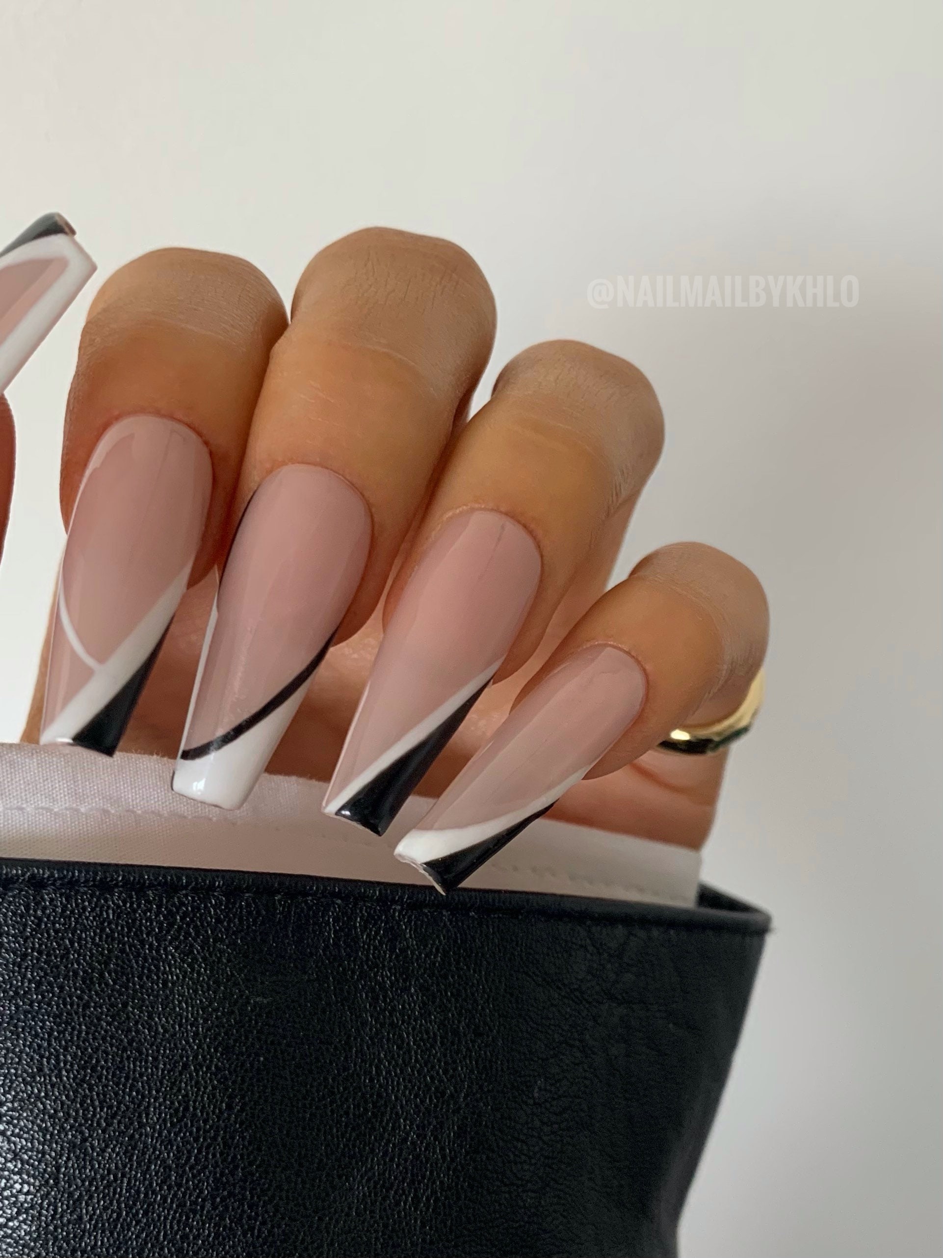 KIRA Reusable Press on Nails Minimal Abstract Monochrome - Etsy KIRA Reusable Press on Nails Minimal Abstract Monochrome - Etsy