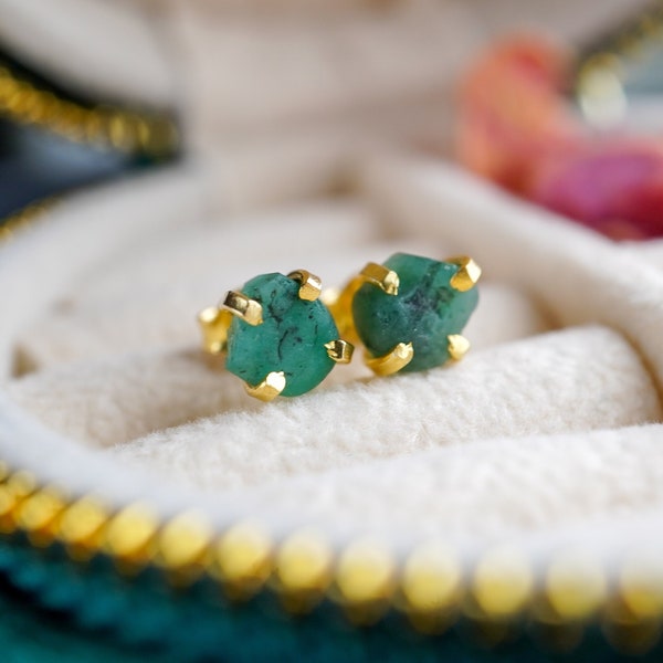 Emerald Stud Earrings • Crystal Stud Earrings • May Birthstone Gift • Raw Stone Earrings • Dainty Minimalist Earrings • Emerald Jewelry