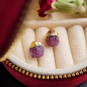 Ruby Stud Earrings, Raw Crystal Jewelry, Stud Earrings Gold, July Birthstone Earrings, Gemstone Stud Earrings, Ruby Earrings