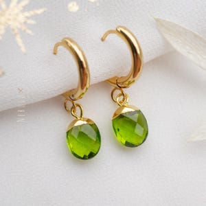 Pendientes de peridoto, piedra natal de agosto, pendientes de cristal en bruto, pendientes de aro de oro, joyas de peridoto, pendientes de Leo, regalo de cumpleaños de agosto