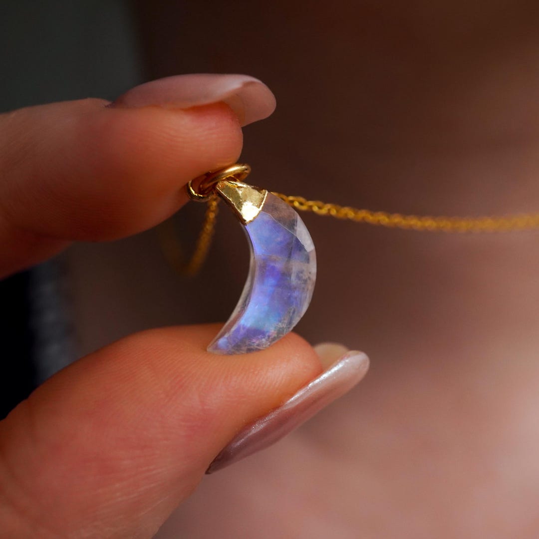Moonstone Moon Necklace, June Birthstone, Gift for Mum, Birthstone Necklace, Crescent Moon Pendant, Mother's Day Gift - Etsy Japan