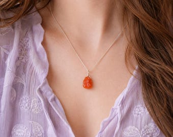 Halsband med naturligt rått karneol, hänge i orange ädelsten, läckra kristallsmycken
