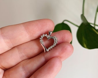 Vintage 10k White Gold & Diamond Heart Pendant