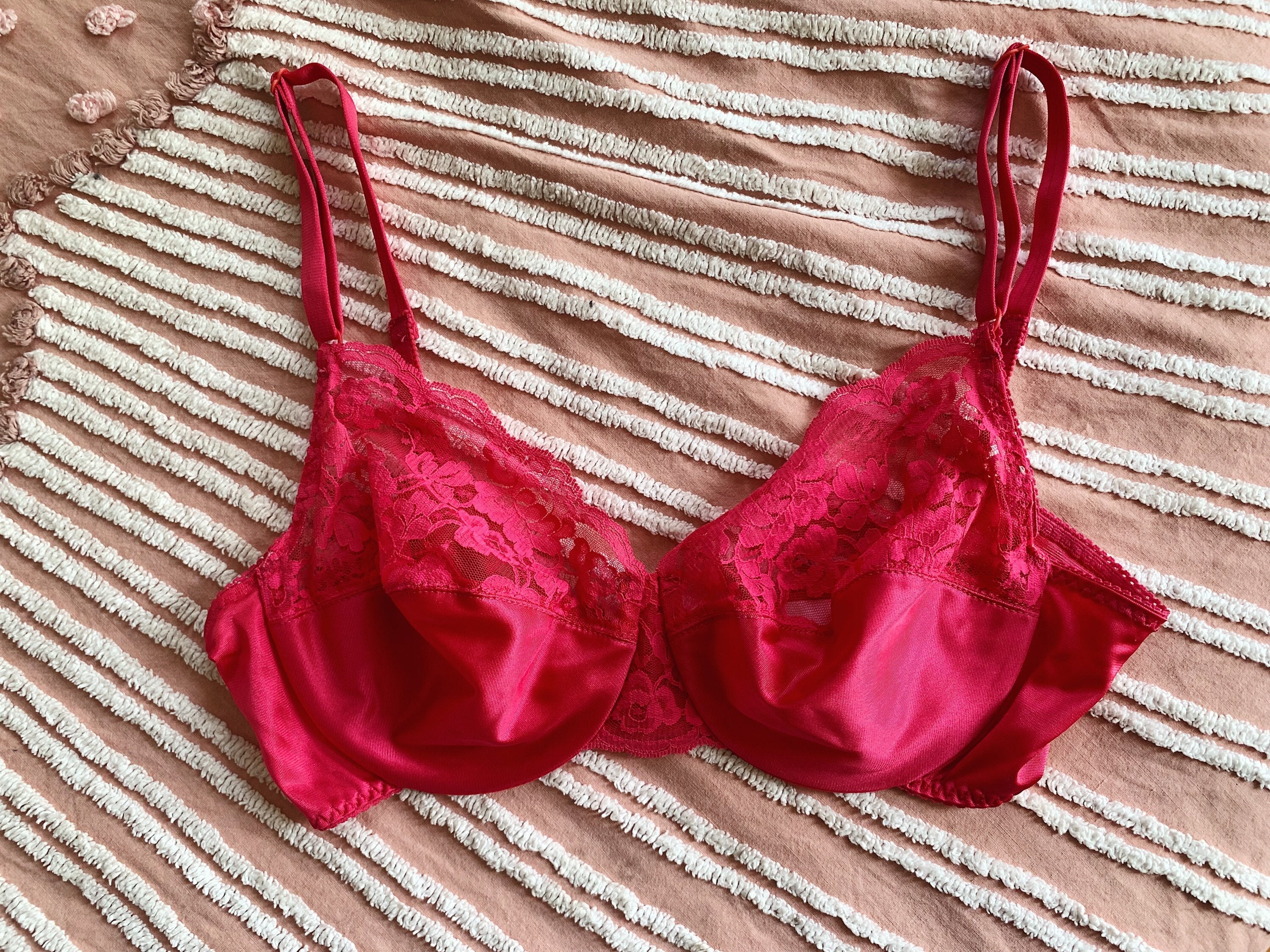 40c Lingerie -  Canada