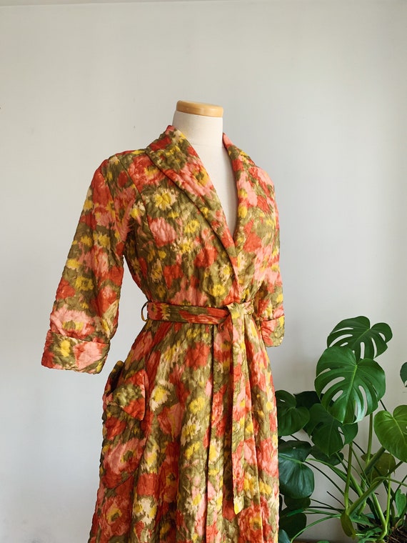 40s Quilted Floral Print Housecoat | 1940s Impres… - image 2