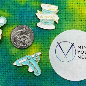 Sewist procraftinator crafty girl gang Needle Minder magnet pin