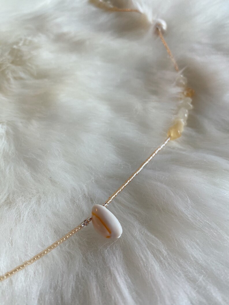 HONEY JADE Waist beads with healing crystals