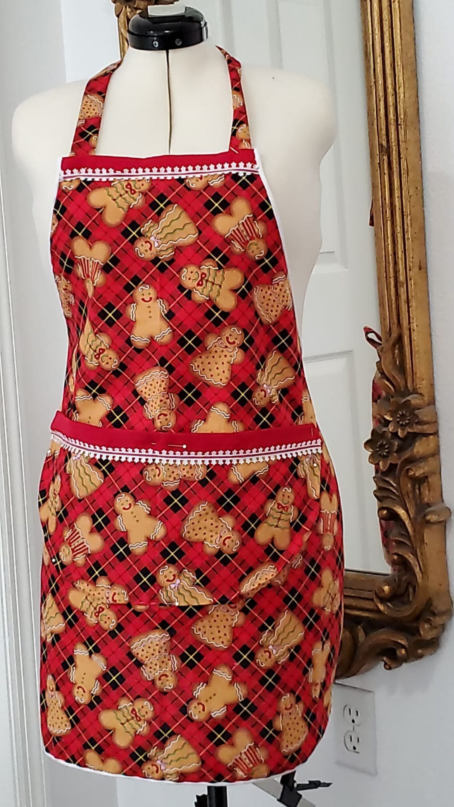 apron available near me