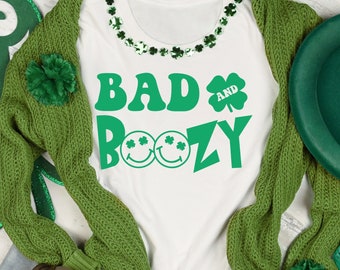 Mauvais et alcooliques | T-shirt de la Saint-Patrick, St.patty's Swag, Green Vibes, Chemise de soirée, T-shirt vert