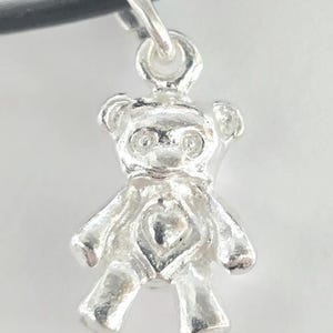 シルバーベアネックレス | レザーコード | ハンドメイド | 子供用ギフト | 女の子用ギフト | キッズギフト | 子供用ジュエリー