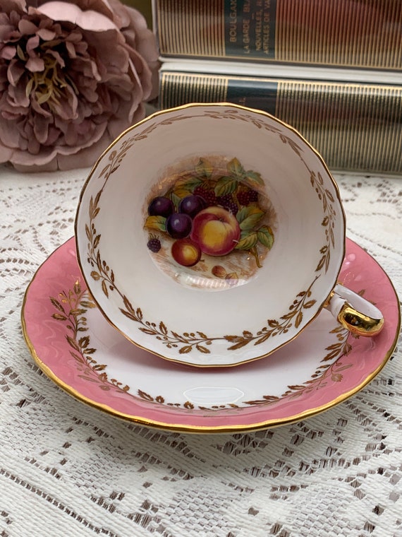 Aynsley Pink With Gold Garland and Orchard Fruit Center Signed 