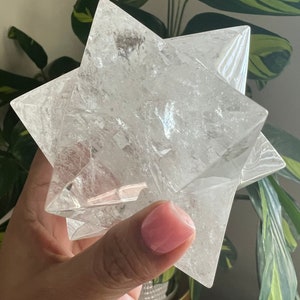 This is an XL genuine Clear Quartz Stellated Dodecahedron that has been cleansed and infused with Reiki. This gorgeous Clear Quartz Star is big and weighs 1.75 lbs! This is Sacred Geometry and Metatron's Cube.