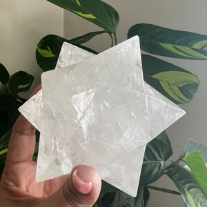 This is an XL genuine Clear Quartz Stellated Dodecahedron that has been cleansed and infused with Reiki. This gorgeous Clear Quartz Star is big and weighs 1.75 lbs! This is Sacred Geometry and Metatron's Cube.