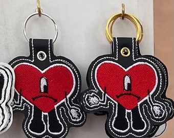Bad Bunny heart key fob PES Embroidery file ONLY Téléchargement numérique