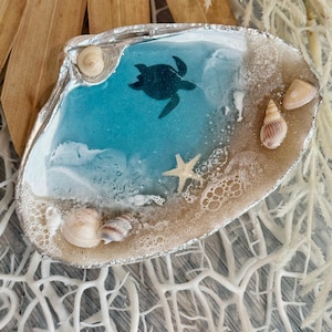 Coastal Clam Resin Shell Decor