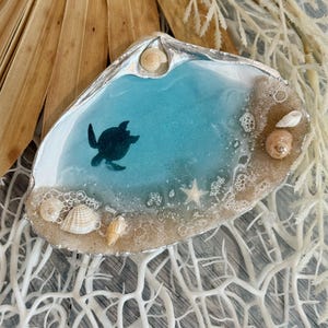 Coastal Clam Resin Shell Decor