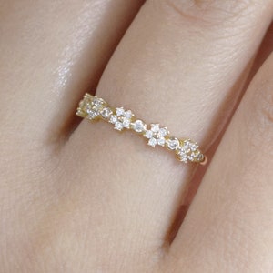 14K Solid Gold Diamond Flower Ring, Solid Gold Stackable Petal Ring, Clear CZ Floral Wedding Ring, Real Gold Sparkly Gemstone Promise Ring