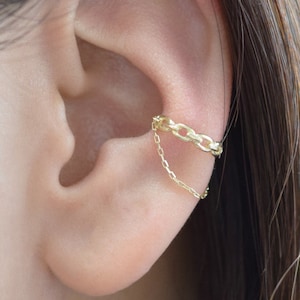 14K Solid Gold Kette Conch Ohrmanschette mit baumelnder Kette, Gold baumeln Ohrmanschette, Handgemachter personalisierter Schmuck, Geschenk für sie.