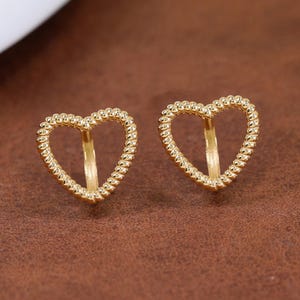 14K Solid Gold Rope Heart Earring, Dainty Gold Twist Heart Hoop, Small Minimalist Earlobe Bead Heart Hoop Earring, Gift for Her