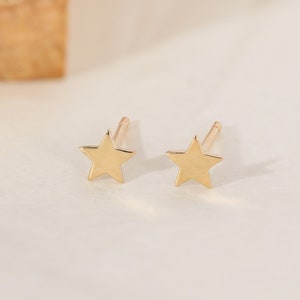 14K Solid Gold Tiny Star Stud Earrings, Dainty Celestial Stud, Earlobe Piercing, Gold Minimalist Stud, Tiny Star Studs, Butterfly Back Stud.