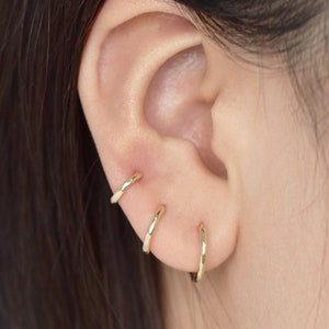 10K Solid Gold Irregular Hoop Earring, 6.0mm 8.0mm 10mm Earlobe Huggie Hoop, Dainty Hinged Hoop Huggie, Texture Personalized Hoop Earring