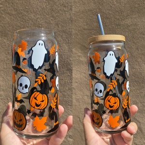 Ghosts Pumpkins Skulls, Halloween Cups, Halloween Ghosts, Halloween Decorations, Beer Glass Cans, Halloween Beer Glass, Halloween Glass