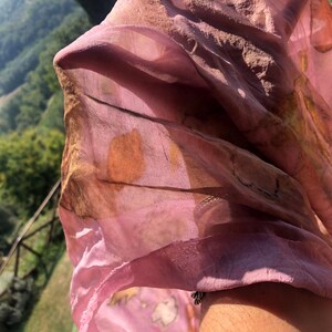 Sciarpe in pura seta, eco stampate, colori naturali, scialli eco-print, wool scarf eco printed, shawl eco dyed only natural botanical dye immagine 3