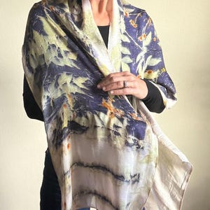 Sciarpe in pura seta, eco stampate, colori naturali, scialli eco-print, wool scarf eco printed, shawl eco dyed only natural botanical dye Blu 40x180cm