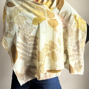 Sciarpe in pura seta, eco stampate, colori naturali, scialli eco-print, wool scarf eco printed, shawl eco dyed only natural botanical dye white 45x150cm