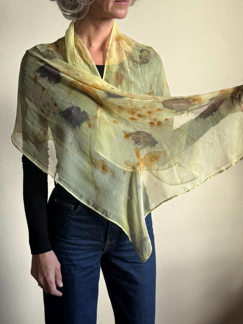 Sciarpe in pura seta, eco stampate, colori naturali, scialli eco-print, wool scarf eco printed, shawl eco dyed only natural botanical dye Giallo 55.x140cm
