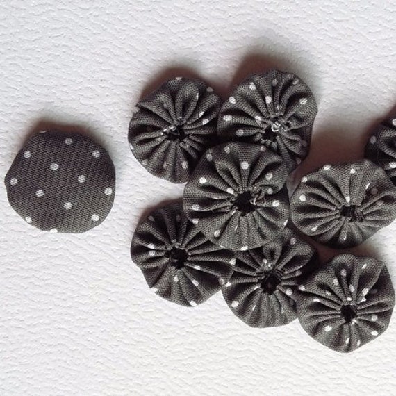 Yoyo Fleur Tissu Gris à Pois 2.50cm - Lot de 10 U