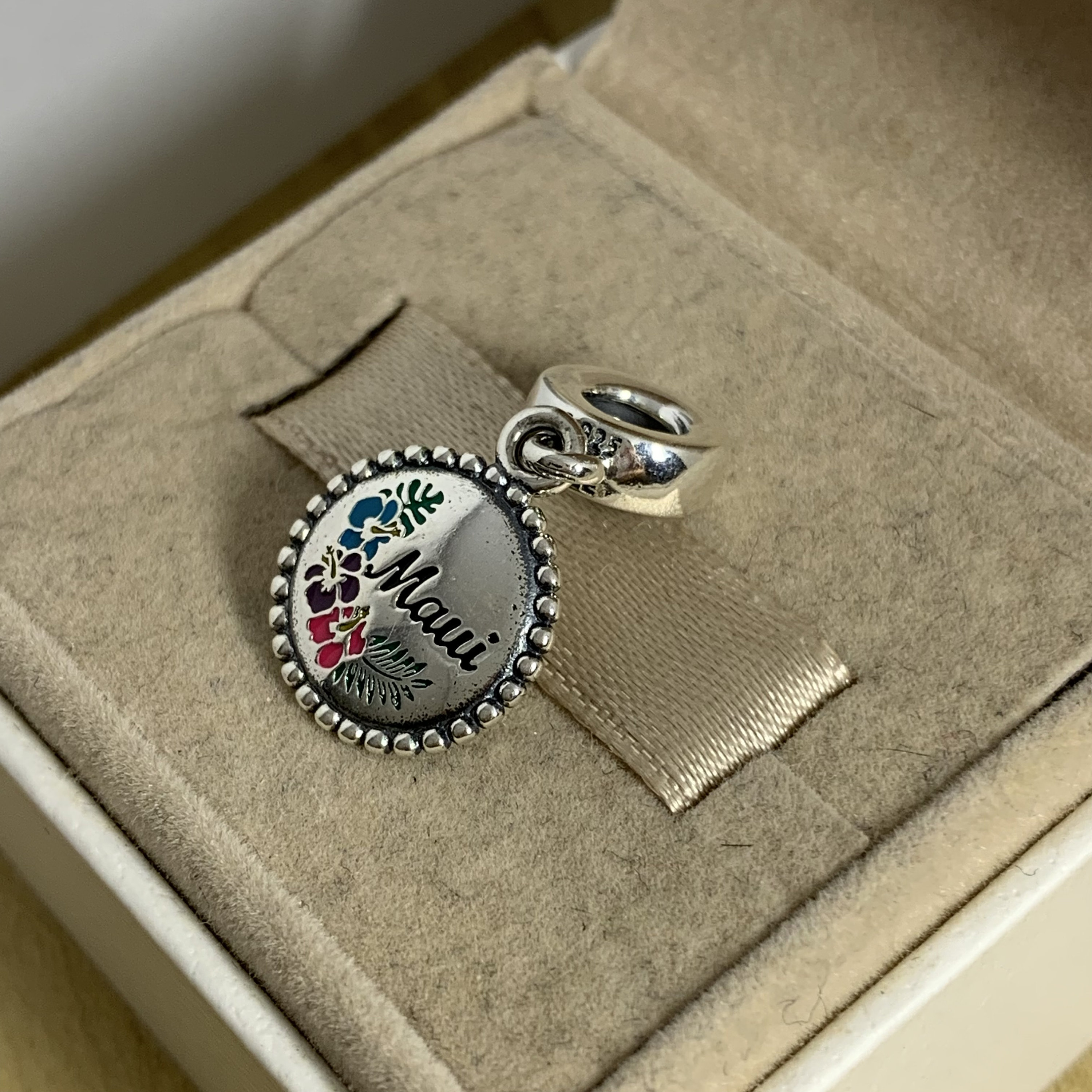 Australia Hanging Charm | Sterling silver | Pandora NZ