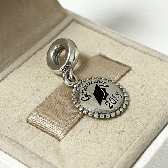 Graduation 2018 Charm Round Sterling Silver Graduation 2018 Charm Round Sterling Silver