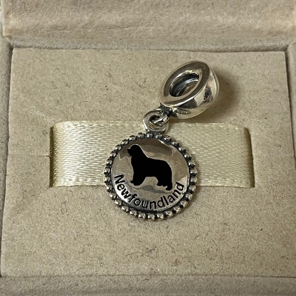 Pandora Terre-Neuve Chien Canada Dangle Charm Canada Voyage Pendentif S925 Bijoux en Argent pour Bracelet pour Collier Émail Mixte avec Boîte-Cadeau