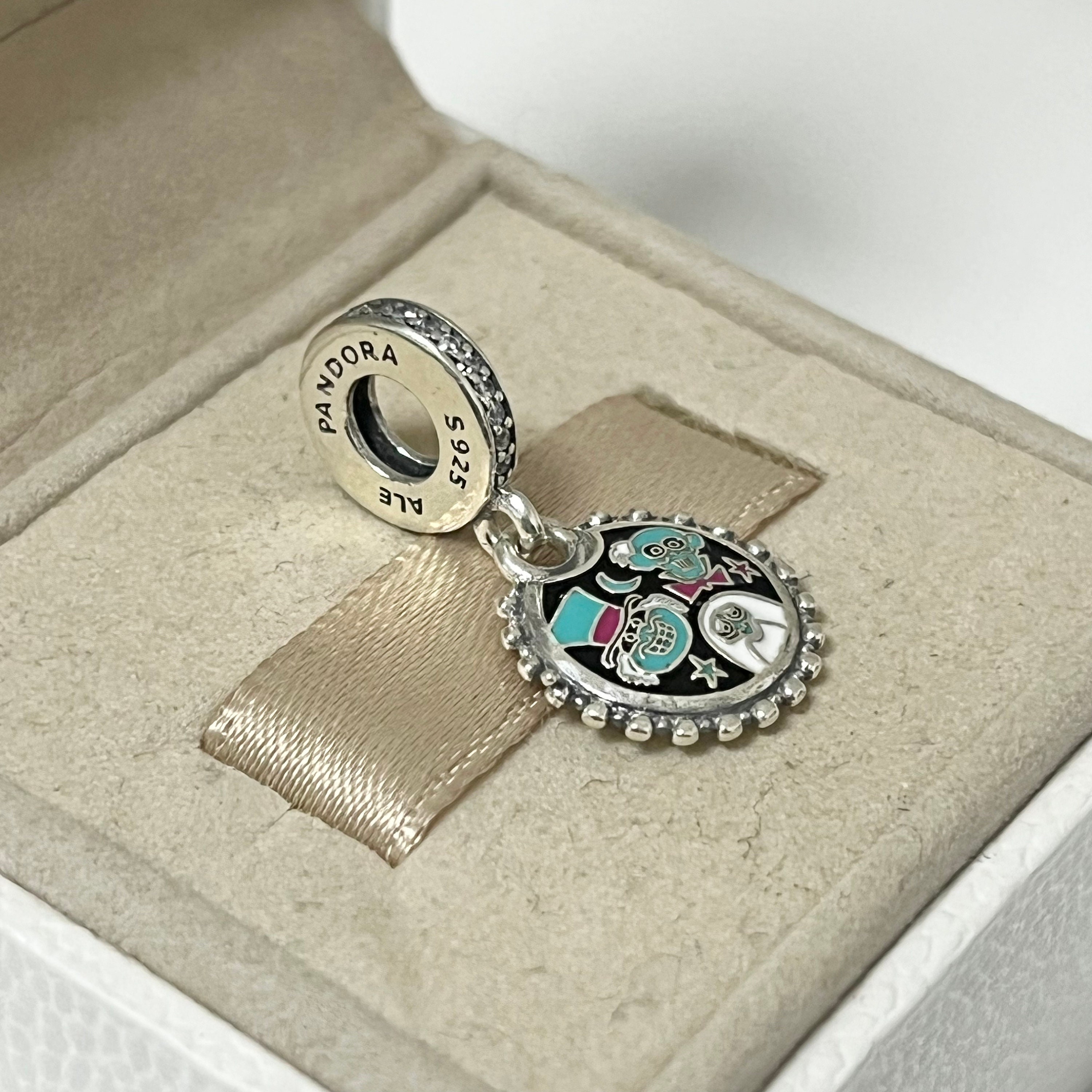 Australia Hanging Charm | Sterling silver | Pandora NZ