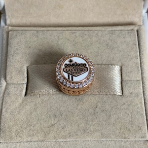 Bienvenido al fabuloso dije de LAS VEGAS, Joyería de oro rosa, Para pulsera, Para collar, Artesanía de esmalte, Con caja de regalo, Regalo para niñas