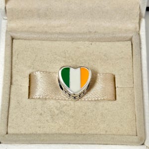 Pandora Irland Flagga Hjärta Pärla Berlock S925 Sterling Silver Resesmycken för Armband för Halsband Blandad Emalj med Presentask