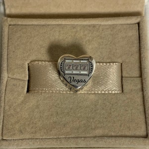 Pandora Vegas Slot Queen Heart Charm Las Vegas Exclusive Lucky Bead S925 Joyería de plata esterlina para pulsera Esmalte mixto, con caja de regalo