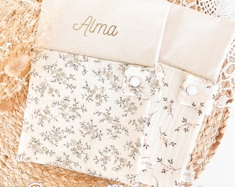 Protège carnet de santé bébé personnalisé gaze de coton feuillage cadeau naissance