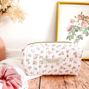 Trousse en gaze de coton matelassée petite fleur  ,idée cadeau