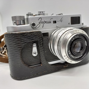Zorki 4 Cámara rusa soviética con lente Industar 50 Funda de cuero 1969 y caja de cartón original