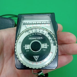 Lovely Leningrad 4 light meter with case. A lovely vintage addition to – Rewind Cameras