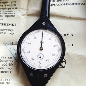 Curvimeter KU-A Sovjet-meetapparaat voor het meten van de lengtes van bochten en kronkelende lijnen Gemaakt in de USSR 1987